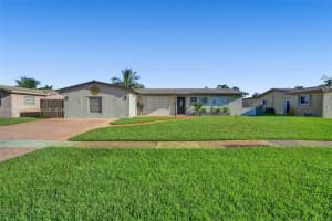 8521 Pasadena Blvd Pembroke Pines, FL 33024 - MLS#A11972380