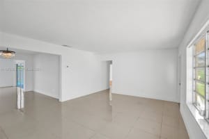 8521 Pasadena Blvd Pembroke Pines, FL 33024 - MLS#A11972380