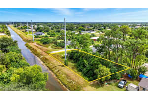 50 Wanda Ave S Lehigh Acres, FL 33976 - MLS#A11972384