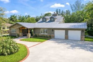 400 Farmington Dr, Plantation