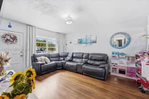 511 E 27th St Hialeah, FL 33013 - MLS#A11972424