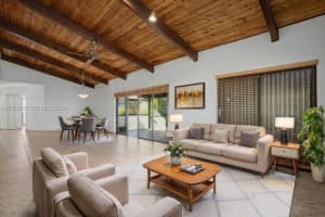 446 Briarwood Cir 1-29 Hollywood, FL 33024 - MLS#A11972429