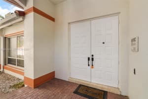 1140 W Bel Aire Dr W 1140 Pembroke Pines, FL 33027 - MLS#A11972459