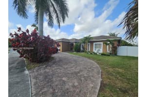 718 Se 12th Ter . Homestead, FL 33033 - MLS#A11972473