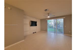 2761 Sw 82nd Ave 102 Miramar, FL 33025 - MLS#A11972478