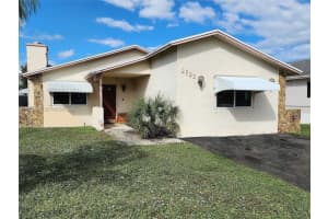 2623 Harding St, Hollywood