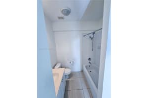 4216 Leo Ln 2e Riviera Beach, FL 33410 - MLS#A11972508