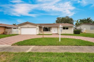 5113 Mckinley St Hollywood, FL 33021 - MLS#A11972512