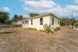 803 36th St West Palm Beach, FL 33407 - MLS#A11972515