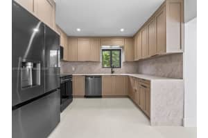 1221 Biarritz Dr Miami Beach, FL 33141 - MLS#A11972548