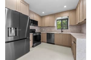 1221 Biarritz Dr Miami Beach, FL 33141 - MLS#A11972548