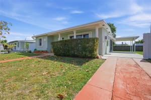 10720 Sw 55th Ter Miami, FL 33165 - MLS#A11972551