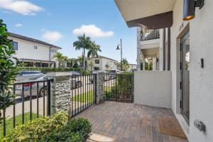 4546 Nw 83rd Ave 4546 Doral, FL 33166 - MLS#A11972563