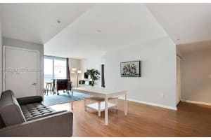 253 Ne 2nd St 608 Miami, FL 33132 - MLS#A11972569