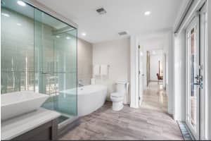 811 N Highland Dr Hollywood, FL 33021 - MLS#A11972571