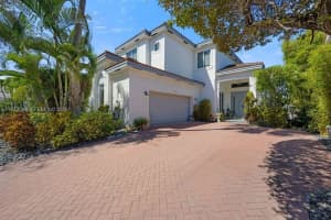 1615 Ne 196th St, Miami