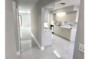 2700 N 34th Ave I Hollywood, FL 33021 - MLS#A11972587