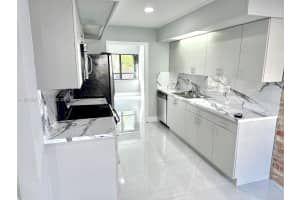 2700 N 34th Ave I Hollywood, FL 33021 - MLS#A11972587