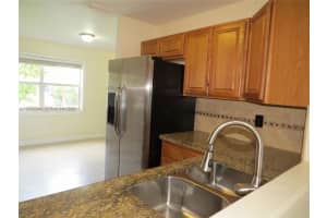 216 Lakeside Cir Sunrise, FL 33326 - MLS#A11972604