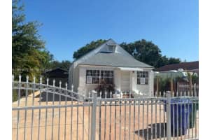 34 Nw 69th St, Miami