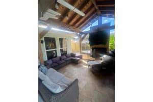 1304 N 40th Ave Hollywood, FL 33021 - MLS#A11972642