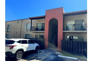 10836 N Kendall Dr V14, Miami