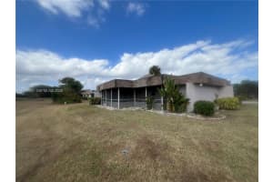 5724 S Bayberry Ln Tamarac, FL 33319 - MLS#A11972681