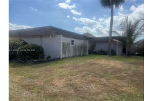 5724 S Bayberry Ln Tamarac, FL 33319 - MLS#A11972681