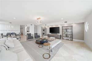 5801 Collins Ave APT 700, Miami Beach, FL 33140, - MLS#A11972700