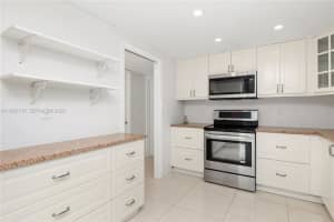 210 Sea View Drive, Key Biscayne, FL 33149 - MLS#A11972715
