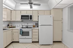 3300 W Rolling Hills Cir 302 Davie, FL 33328 - MLS#A11972747