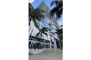 185 Sw 7th St 2202, Miami