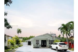 2954 25th Ter , Miami, FL 33133 - MLS#A11972855