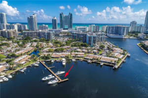 2731 S Parkview Dr, Hallandale Beach