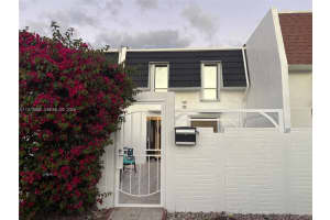 13505 Ne 23rd Ct, North Miami