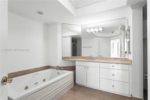 4775 Collins Ave , Miami Beach, FL 33140 - MLS#A11972940