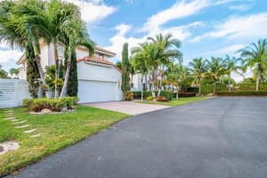 5186 Nw 106th Ave Doral, FL 33178 - MLS#A11973016