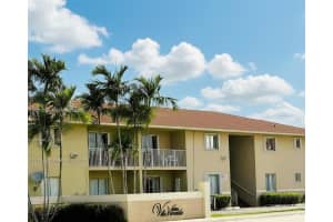 3011 W 76th St A-104, Hialeah