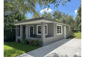 2478 Nw 98th St, Miami