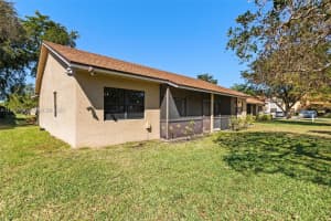 5356 Gate Lake Rd 5356 Tamarac, FL 33319 - MLS#A11973108