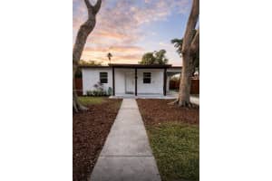 133 Sw 22nd Ter Fort Lauderdale, FL 33312 - MLS#A11973140