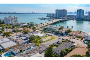 2125 Bay Dr Miami Beach, FL 33141 - MLS#A11973166