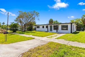 1042 Nw 13th St Fort Lauderdale, FL 33311 - MLS#A11973185