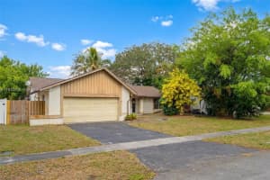 7389 Nw 48th Pl, Lauderhill