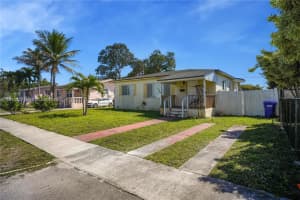 570 Ne 169th St North Miami Beach, FL 33162 - MLS#A11973217