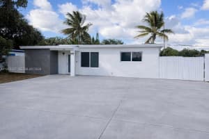 6305 Hayes St Hollywood, FL 33024 - MLS#A11973227