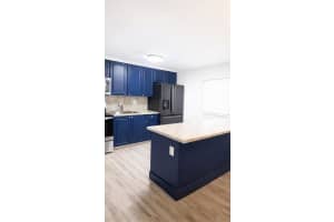 6305 Hayes St Hollywood, FL 33024 - MLS#A11973227