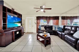 7320 Nw 2nd St Pembroke Pines, FL 33024 - MLS#A11973286