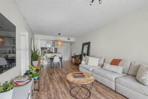 275 Ne 18th St 703 Miami, FL 33132 - MLS#A11973337