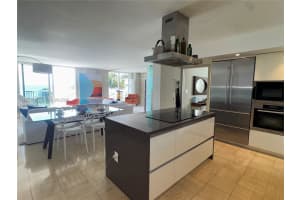 2457 Collins Ave APT 405, Miami Beach, FL 33140, - MLS#A11973401